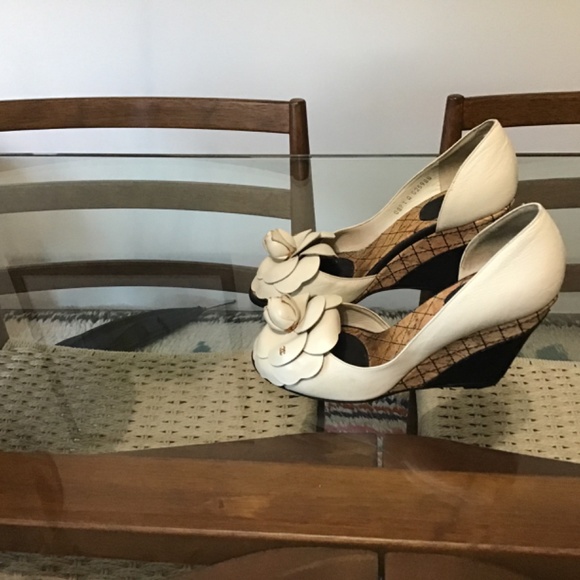 Chanel d,orsay Wedge beige with black - Picture 2 of 5